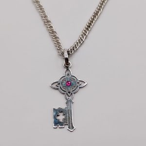 Dije de Llave de Nudo de Bruja con piedra